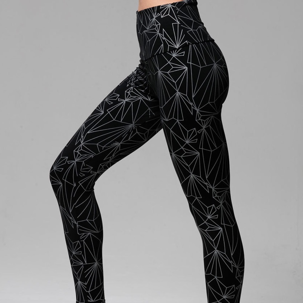 Onzie Reflective High Rise Capri 2029